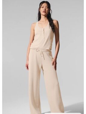 ALO yoga Supernatural sweater top and pants -SET size medium NWT